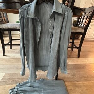 PrettyLittleThing Light Gray Pleated Pants